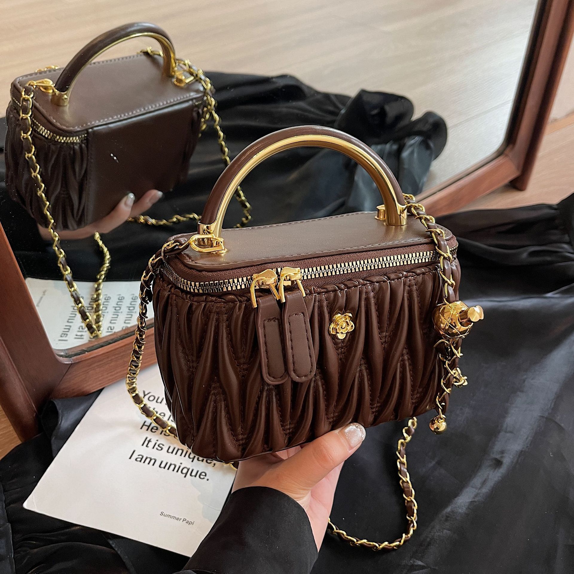 Luxury Brand Designer Bag 2025 Spring Diamond Embroidery Thread Pleated Small Square Bag Ins Style European And American Bags Handheld Chain Box Bag S
