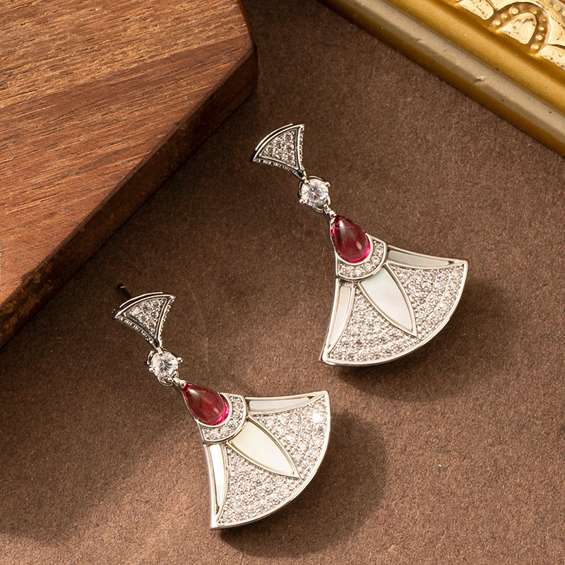 Sier Needle Fashion Exquisite Dia-Studded Small Dress Fan-Shaped Pendant for Women High-End Versatile Elegant Little Style Earrings