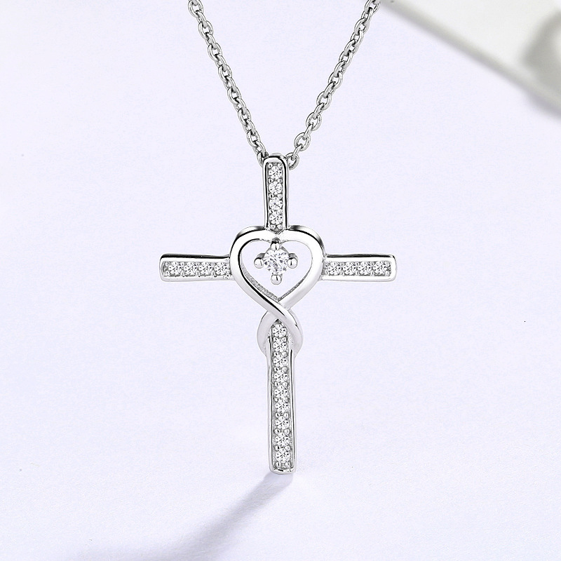 Sterling Sier Cross Necklace for Women Fashionable Versatile High-end Dia-studded Infinity Heart Clavicle Chain Jewelry for Women