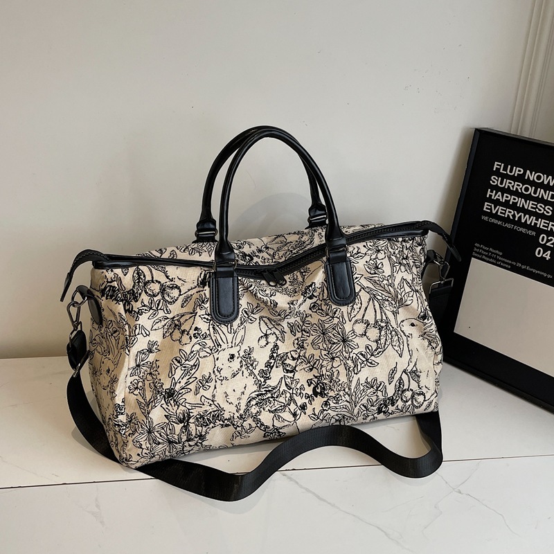Men's Large Capacity Shoulder Bag 2025 New Women's Luxury Brand Handbag Fashion Design Personalized Leisure Commuter Travel Bag Outdoor Comm