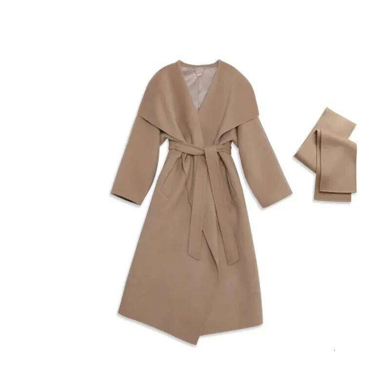 Designer Clothing Autumn Woolen Belt New Shawl Scarf Collar Elegant Female Winter Vintage Lace-Up Overcoat High Street Chic Coats Office Lady Coat Fas