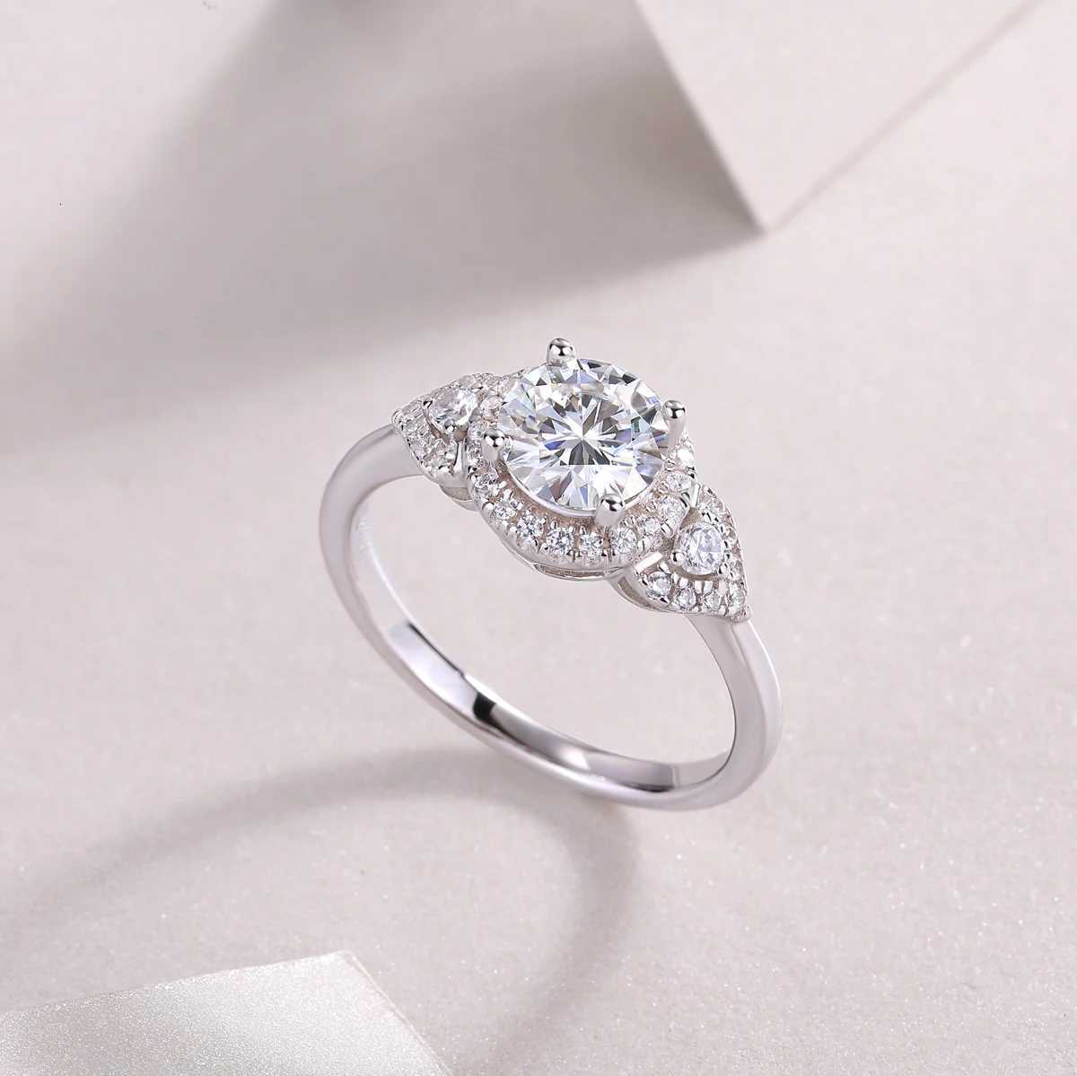 Luxury and stylish large diamond wedding ring with Moissanite silver ring W250417