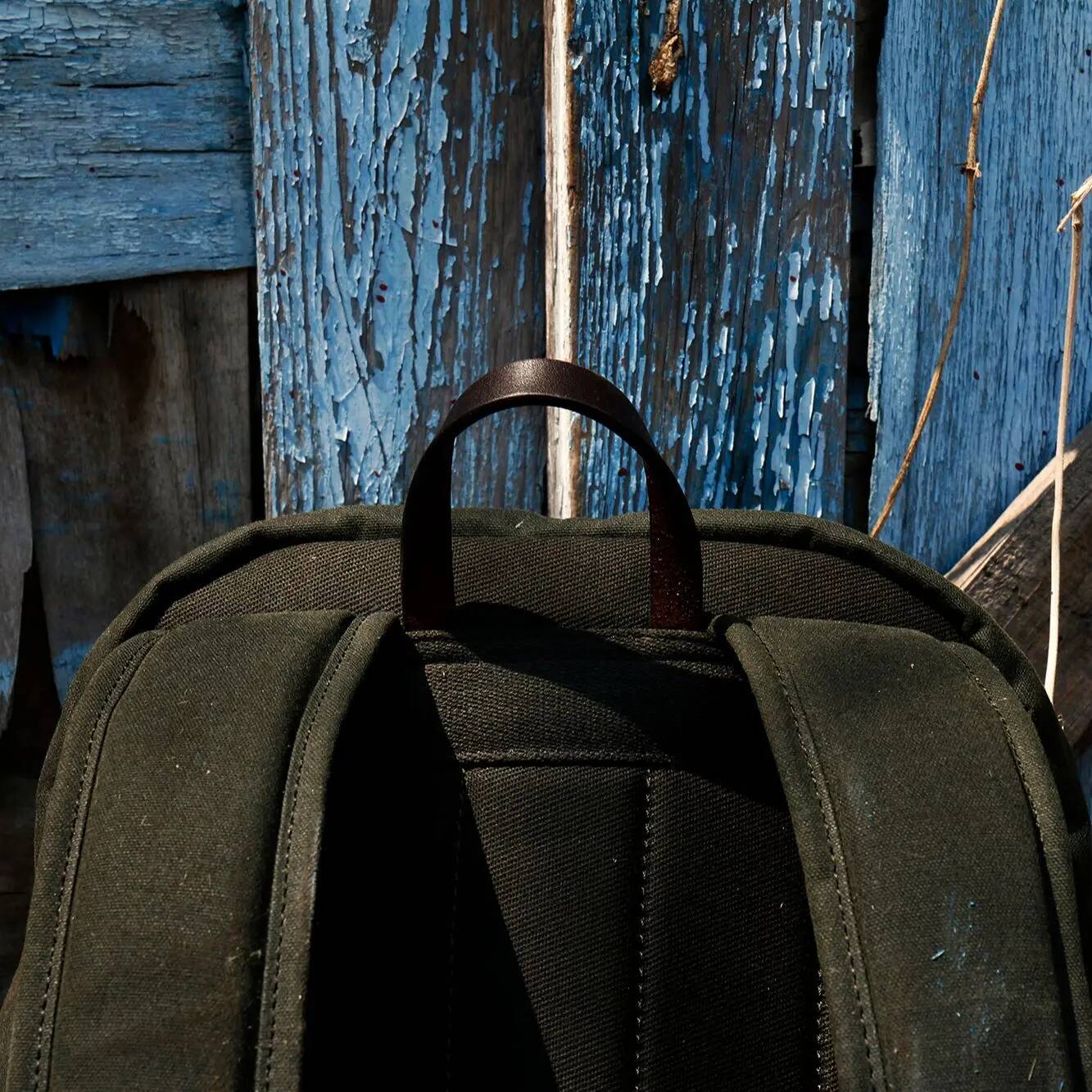 High Quality Waterproof 15.6Inch Laptop Heavy Oil Wax Canvas Outdoor Travel Backpack Unisex School Bag With YKK Zipper