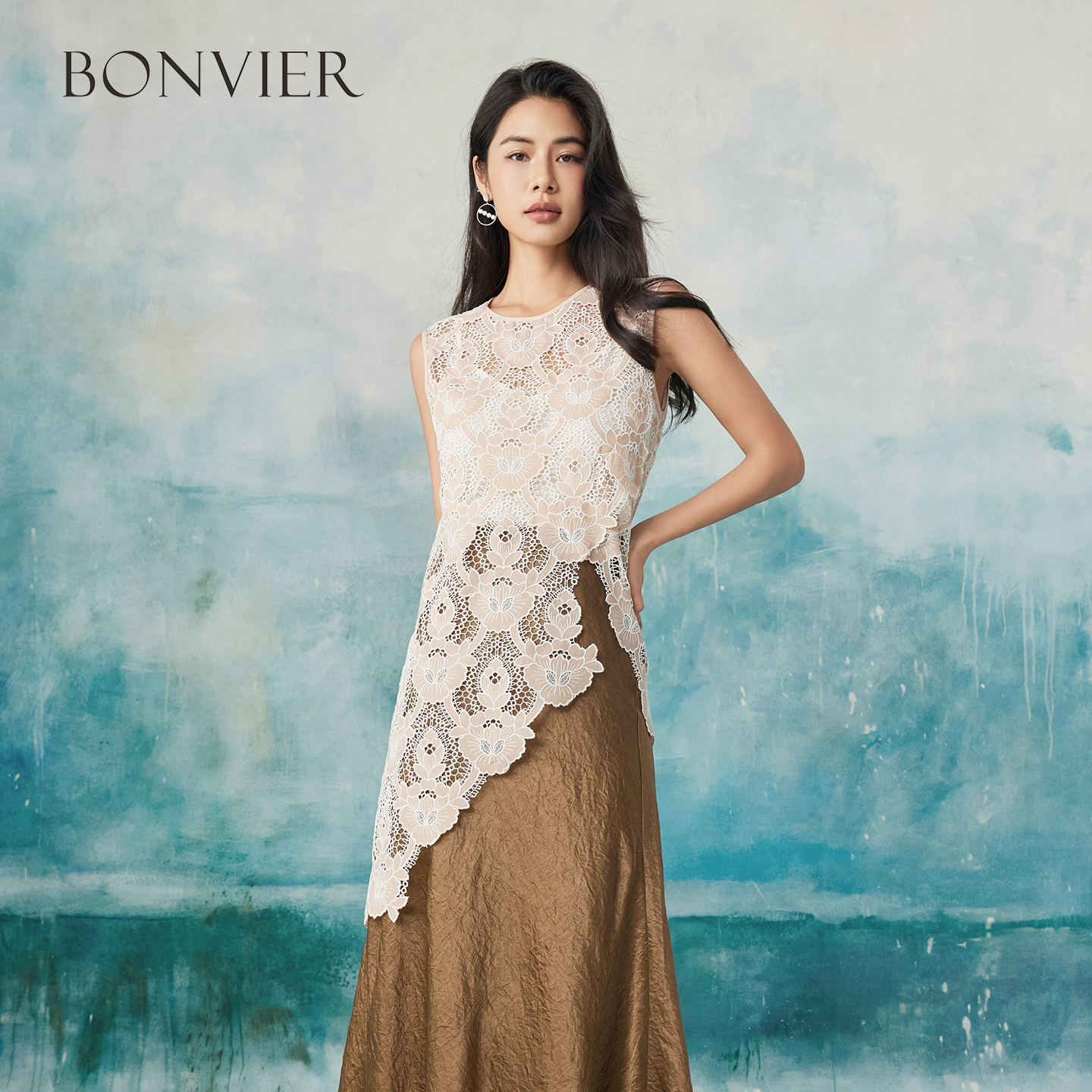 2025 Summer New Irregular Medium-Length Tops Women French Hollow High-grade Lace Shirt 6112864