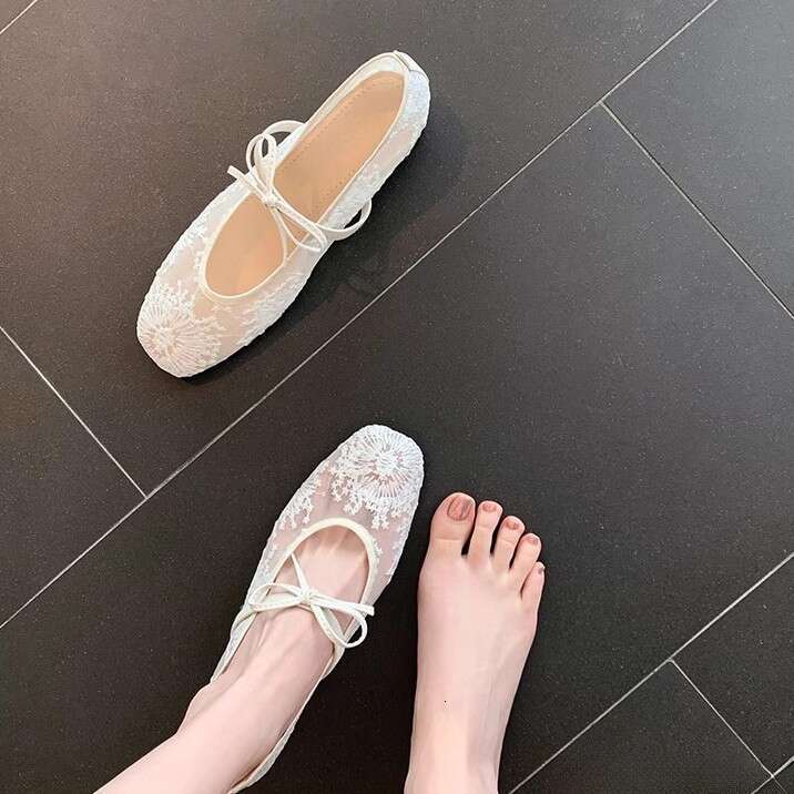 Designer Summer New Shallow Mouth Single Lace Breathable Bowknot One-Strap Comfortable Soft Sole Flat Shoes for Women