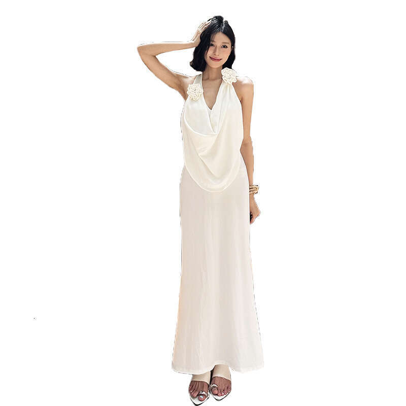 2025 Summer New Halter Deep V Sexy Slim Fit Elegant Sleeveless Three-Dimensional Floral Versatile Women's Dress 509
