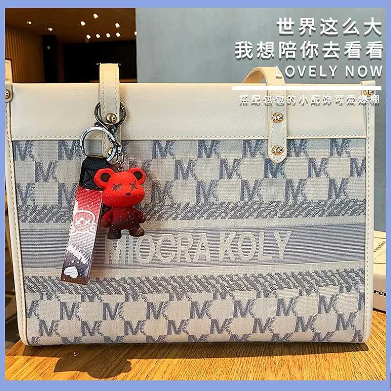Resin Attractive Starry Cute Bear Keychain with Strap Bear Car Key Keyring Bag Backpack Key Chain Pendant Gift 250715