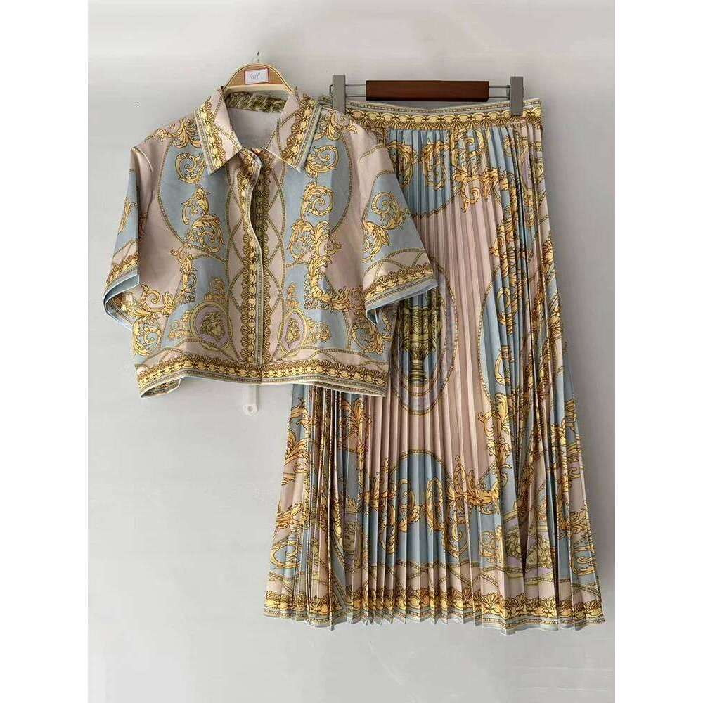 Designer Leisure High Quality Vintage geometric print lapel short shirt two-piece 2025 summer women's wear + high waist loose pleated skirt fashi