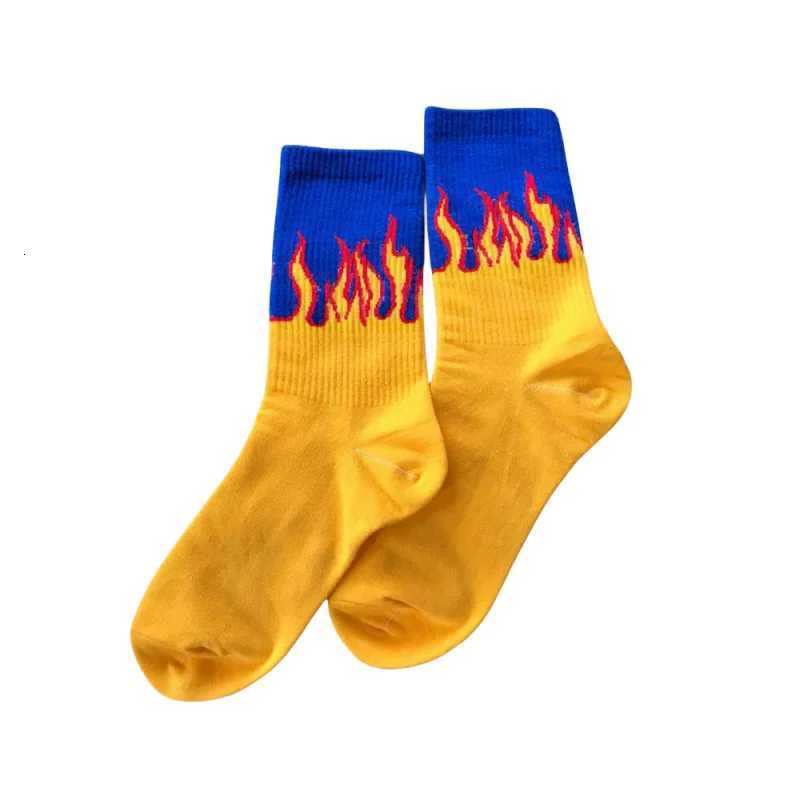 Red Flame Street Skateboard Socks Casual Fashion Hip Hop Socks Teenager Student Skateboard Boy Socks X250725