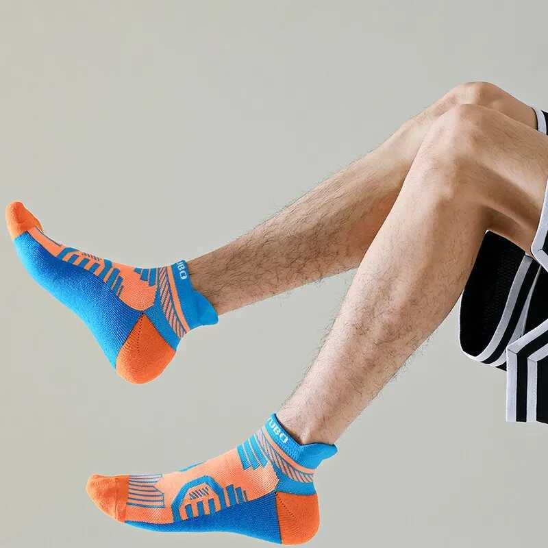 3 Pairs/Lot Men Low Cut Fitness Socks Professional Men Basketball Socks Breathable Thin Cycling Travel Socks For Men X250725