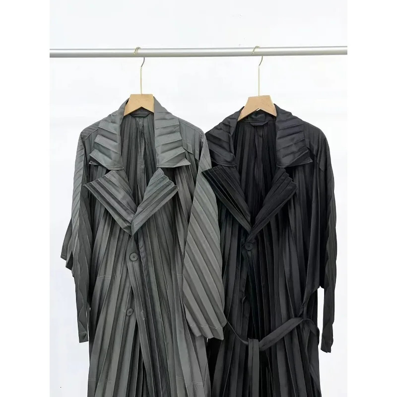 Miyake Pleated Mens Trench Coat Spring Summer Casual Fold Jacket Solid Personality Original Long Pleat Jacket 250714