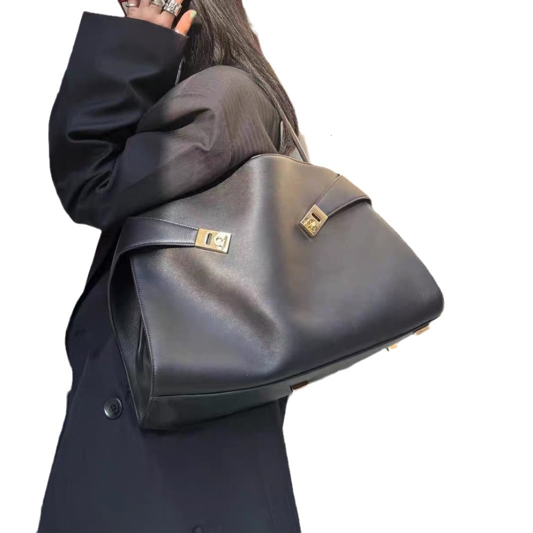 Top quality Brand High Quality Style Free Delivery Designer Bag Trendy Fashion Square Color-Block Casual Commuter Handbag Shoulder Bag Free Delivery D