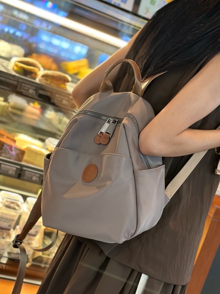 designer bag Backpack for Women 2025 New Commuter Bag Lightweight Oxford Nylon Fashion Casual Travel Backpack School Bag