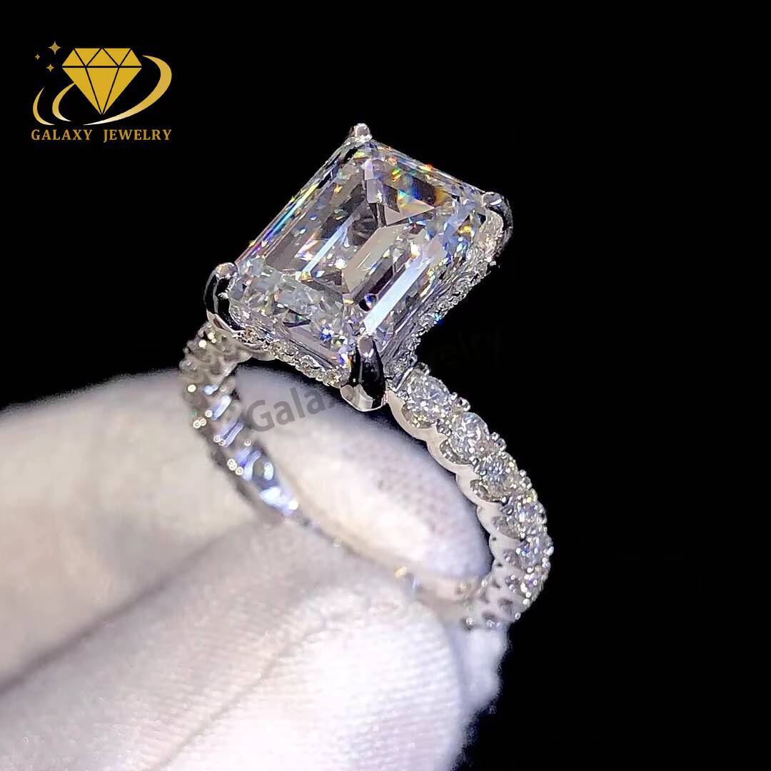 Luxury Lab Grown Diamond Ring Emerald Cut Iced Out Vvs Moissanite Diamond Halo 14k Gold Engagement Rings