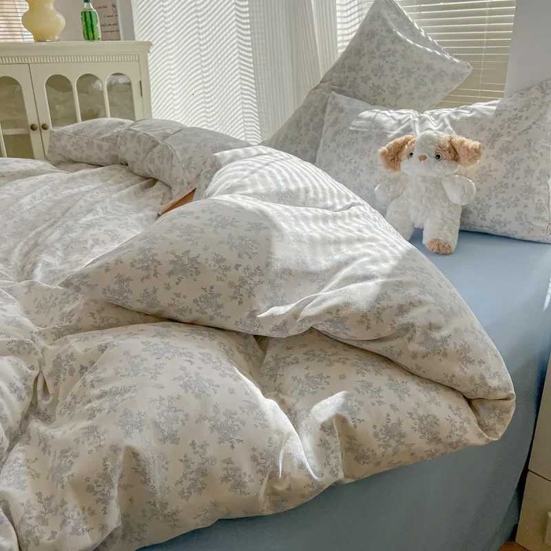 2025 new A aerobic knitted cotton printing small fresh four-piece set bed sheet bed hat four-piece set Y250819