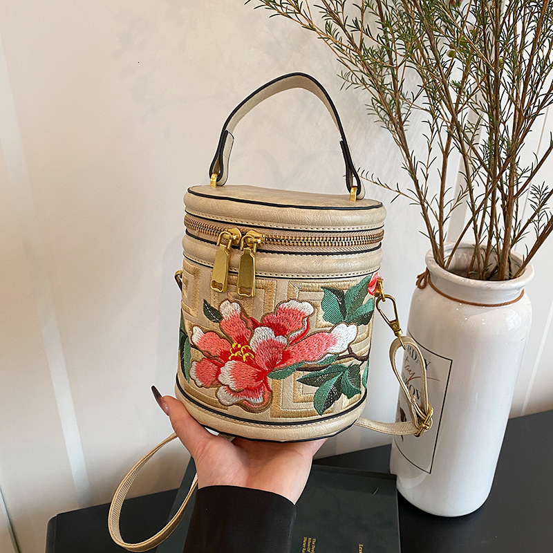 Luxury Brand Designer Bag Foreign Trade High-Value National Style Suzhou Embroidery Niche Pen Holder Bag Single Shoulder Crossbody Bag For Women Porta