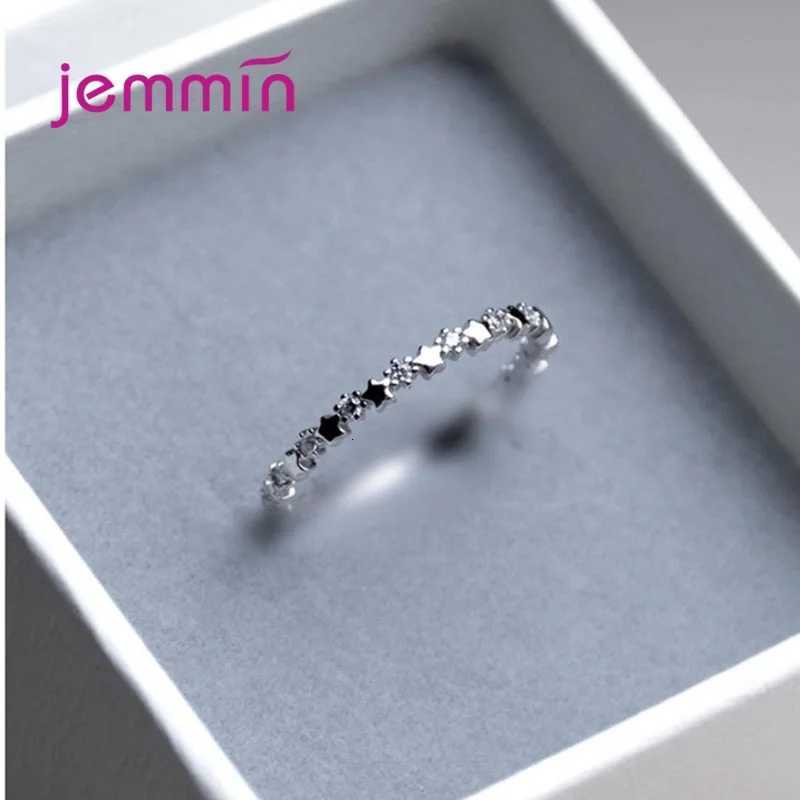Luxury original 925 sterling silver star shaped ring real stackable transparent CZ jewelry suitable for womens wedding gifts W250417