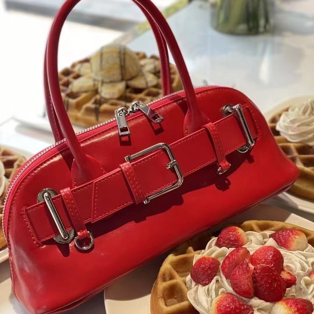 Top quality Brand High Quality New Style Free Delivery Designer 2025 Spring New Belt Buckle Half Moon Fashion Genuine Leather Handbag New Free Deliver