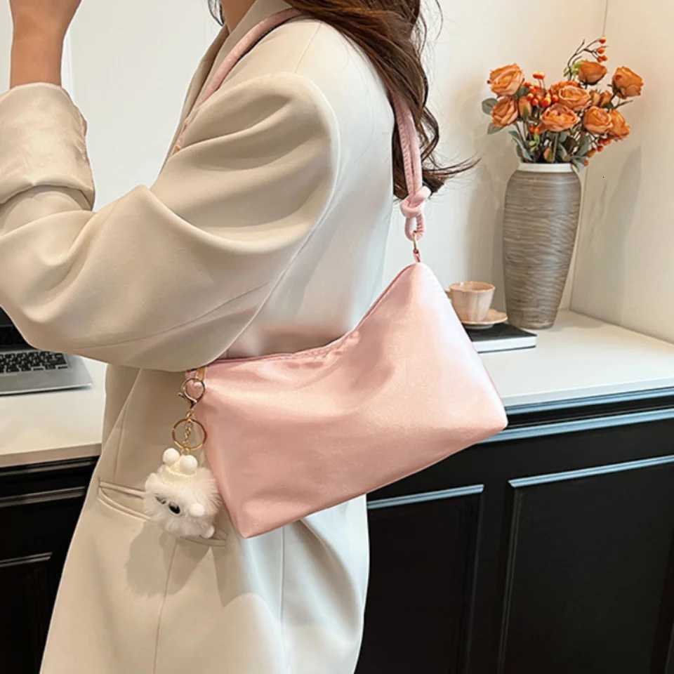 High Quality Solid Color Fi Elegant Shoulder Bag Smooth Cloth Satin Underarm Bag Leisure Shoulder Bag Y250725