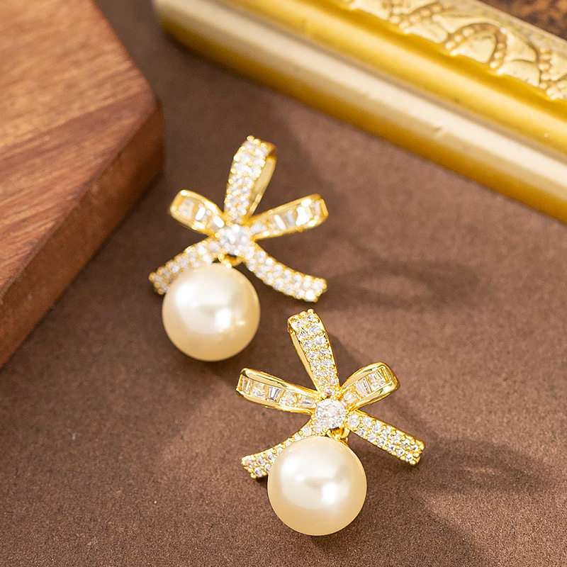 French Elegant Exquisite Style Full Zircon Butterfly Pearl Earrings for Women High-end Sier Needle Ear Jewelry