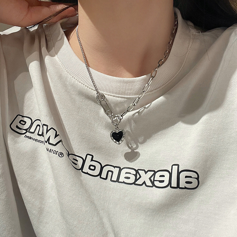 Ins Niche Design Black Heart Necklace for Women with Full Dia Pins 2023 Personalized Fashion Versatile Collarbone Chain Jewelry for Women