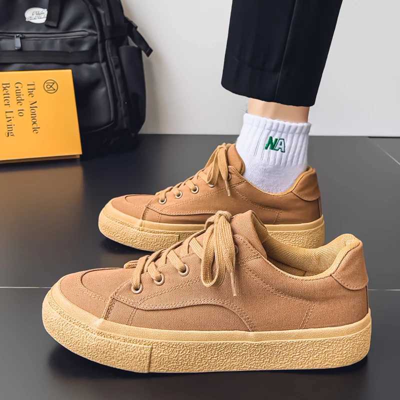 Mens Casual Sneakers Shoes Breathable Trend Mens Running Shoes Thick Sole Trend Comfortable Mens Skateboard Trainers FootwearXJ250725