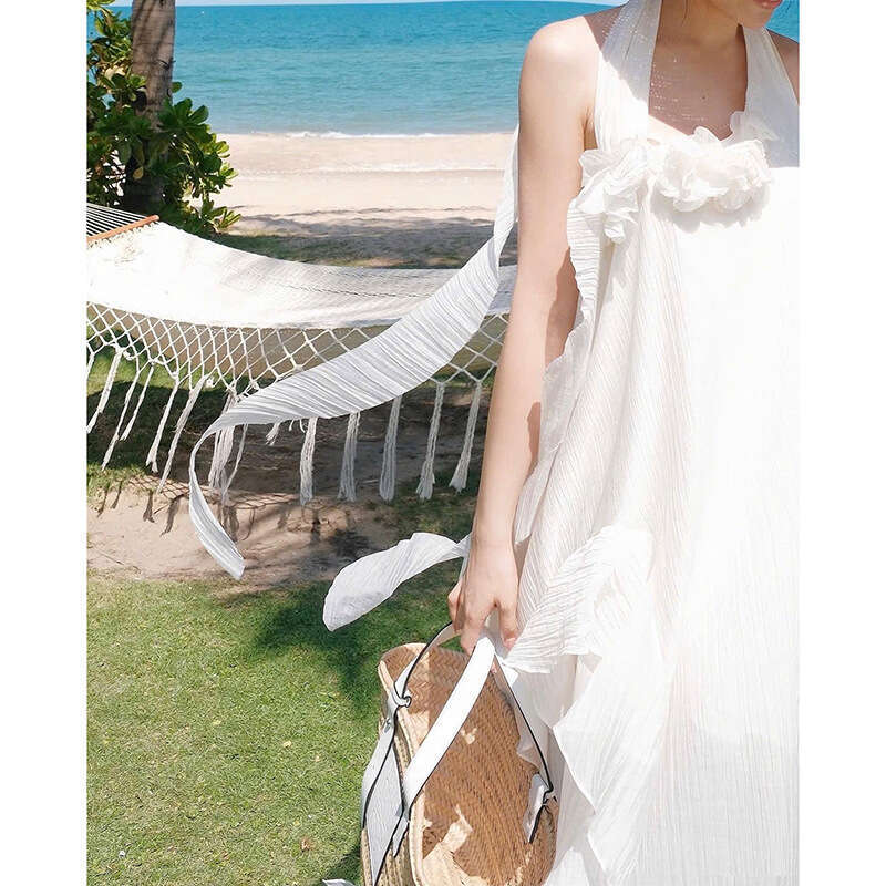2025 Summer New Niche Halter Neck Elegant Slim Fit Three-Dimensional Floral Beach Vacation Dress for Women 99f