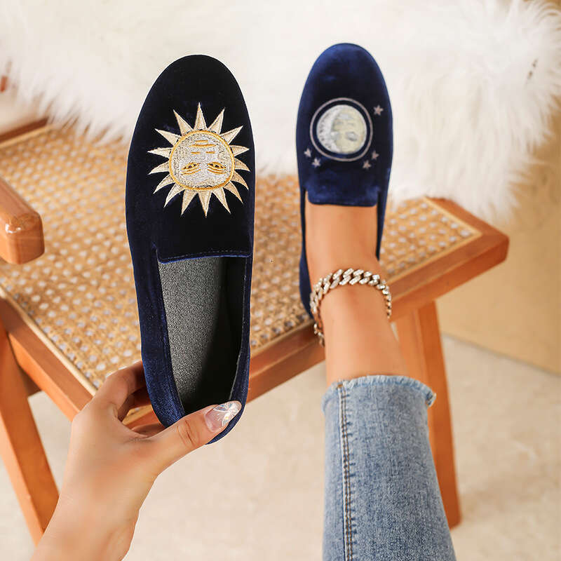 Grape Mom Style French Exquisite Embroidered Casual Slip-On Velvet Soft Sole Loafers for Women