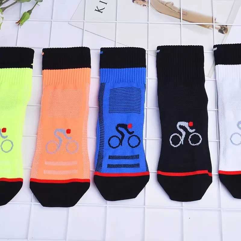 High Quality Mens Socks Breathable Quick Drying Running Sweat Sports Socks Outdoor Cycling Basketball Socks 3 Pairs Mens Gifts X250725