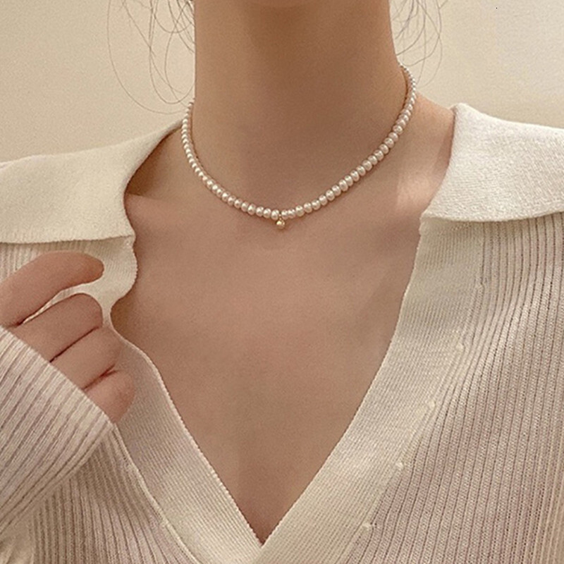 French Style New Pearl Necklace Choker Light Design Small Gold Ball Collarbone Chain Jewelry for Women