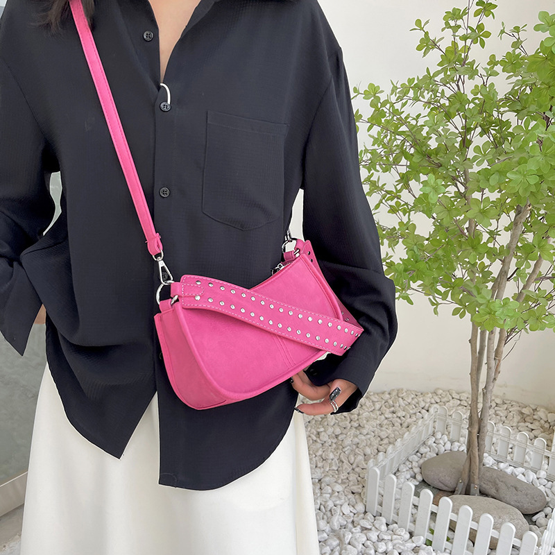 2025 autumn new crossbody bag fashion style versatile rivet simple niche design trendy designer bag women's shoulder bag
