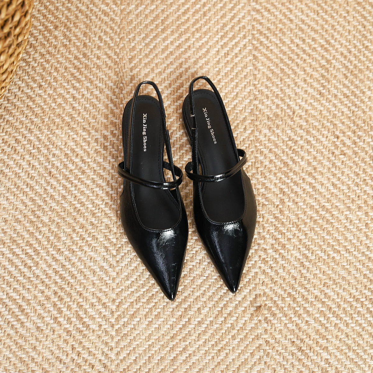 238-3 Simple Versatile Pointed Toe Flat 2024 New Style One Strap Backless Low Heel Women's Shoes ddmythur