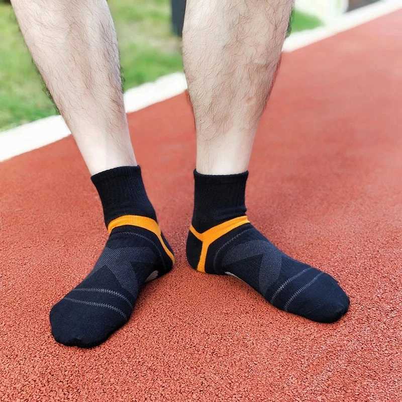 10PCS=5Pairs High Quality New Autumn Mens Sports Socks Running Winter Casual Breathable Active Socks Stripe Sport Socks EUR38-48 X250725