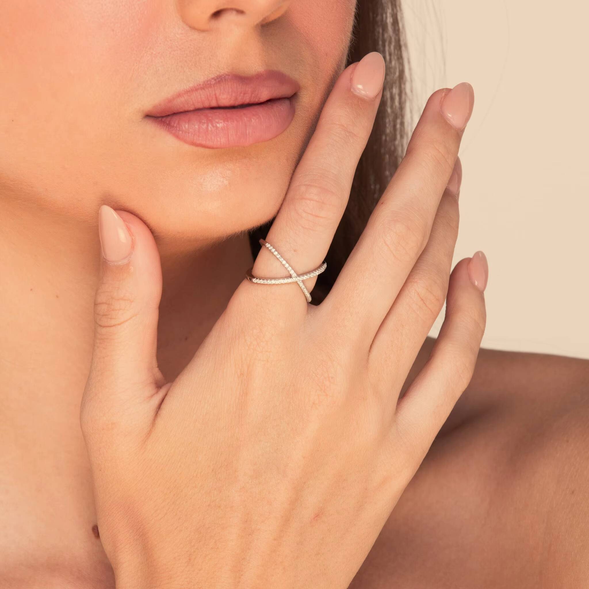 Wholesale Popular Manufacturers Directly Supply Exquisite Womens Ring The Cross Shaped Moissanite Ring Beautifully Designed