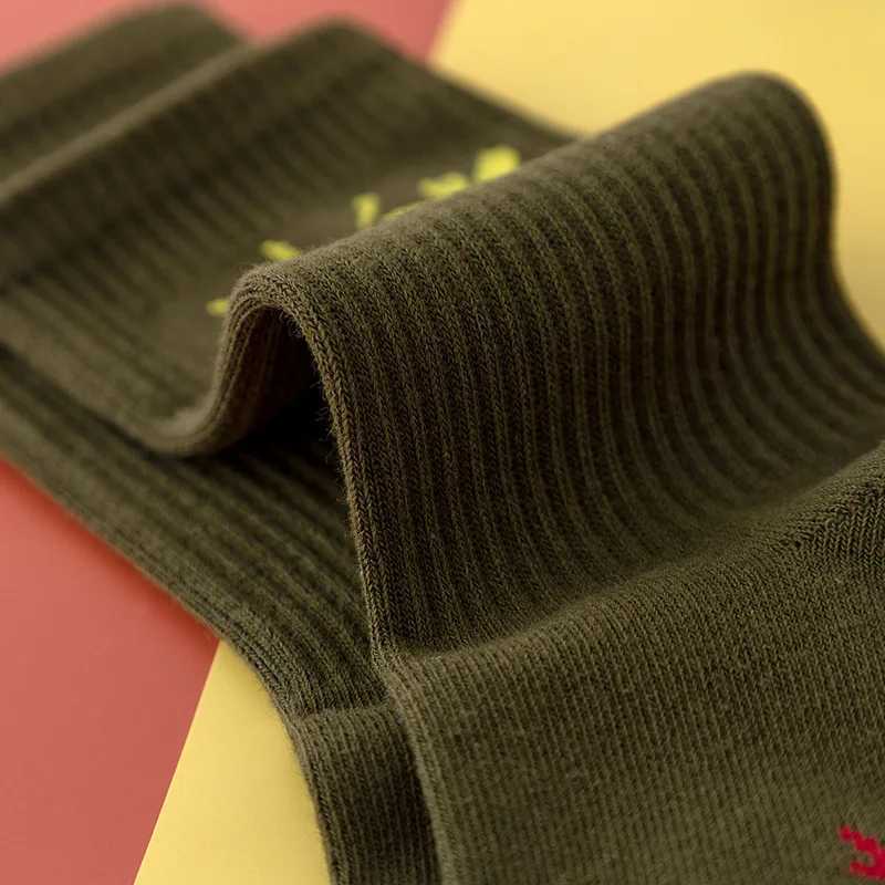 4 Pairs Mens SOCKS Cotton Sport Hip Hop Basketball Skateboard Black White Sockken Mens Gift X250725