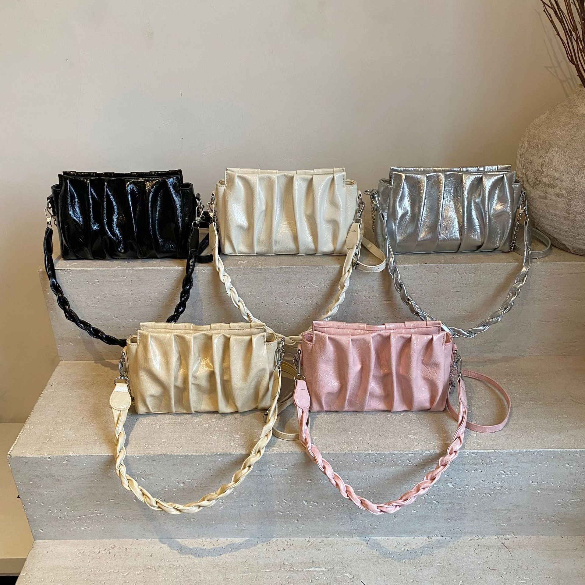 Luxury Brand Designer Bag Korean Style Pleated Cloud Bag Woven Trendy Original Design Underarm Bag Fashionable European And American Hot Girl Single S