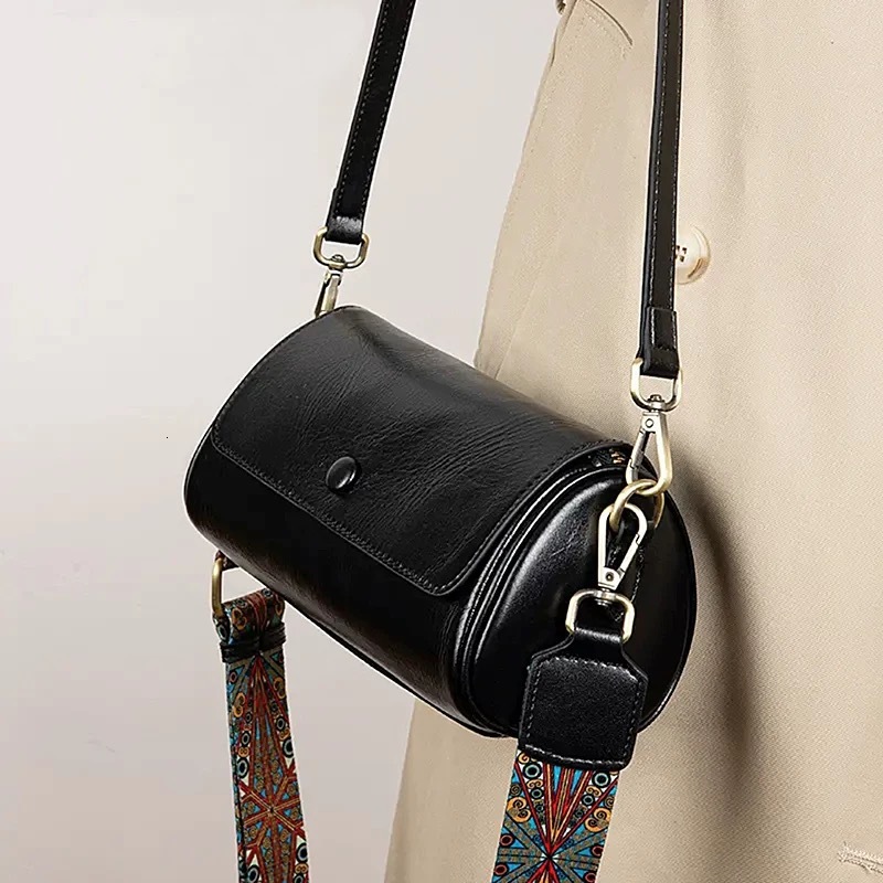 designer bag Vegetable Tanned Top Layer Cowhide Cylinder Women 2025 Spring Summer New Wide Shoulder Strap High-end Feel Single Shoulder Underarm Cross