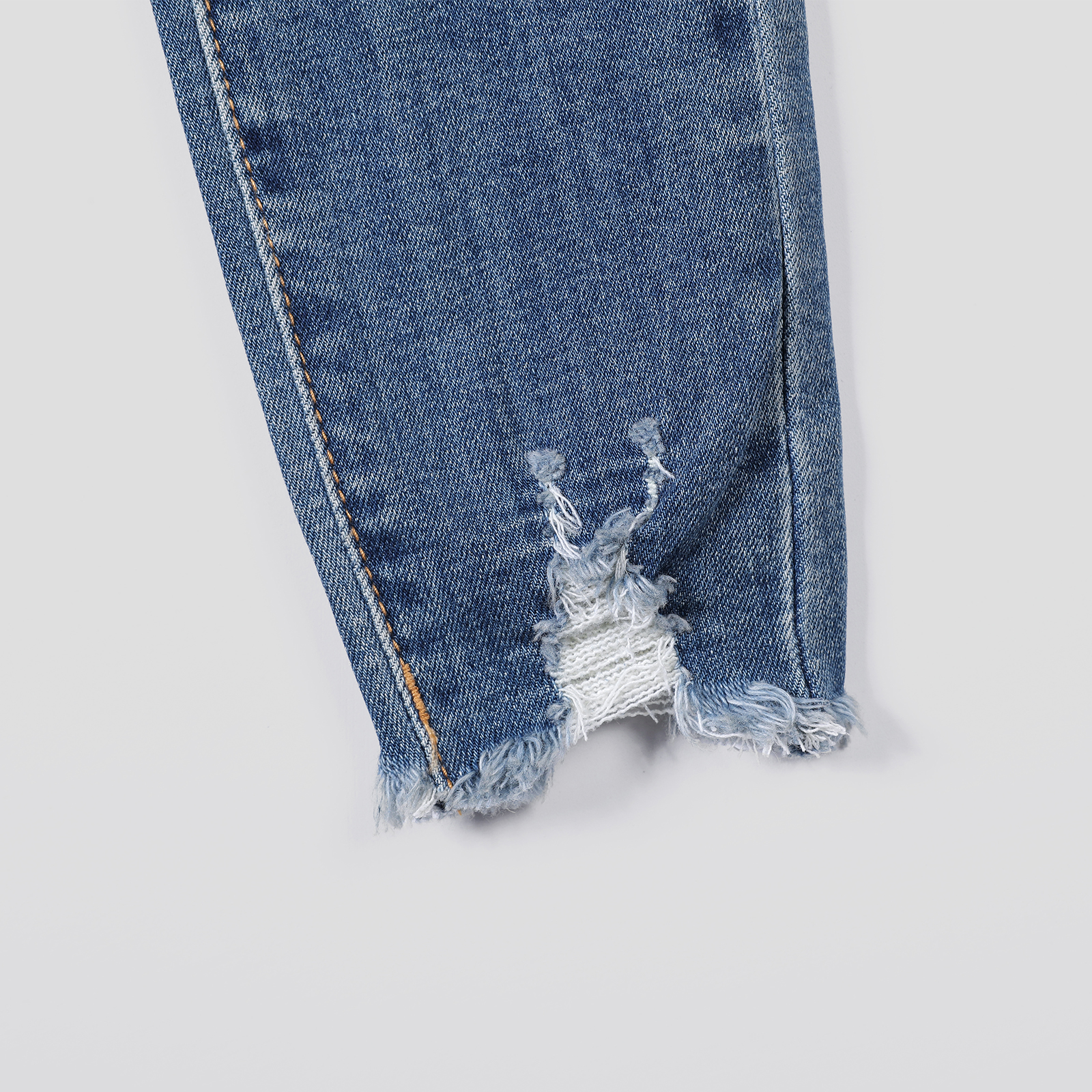 Women's tight jeans with stretch slim fit lifted buttocks and long legs are versatile for daily casual wear