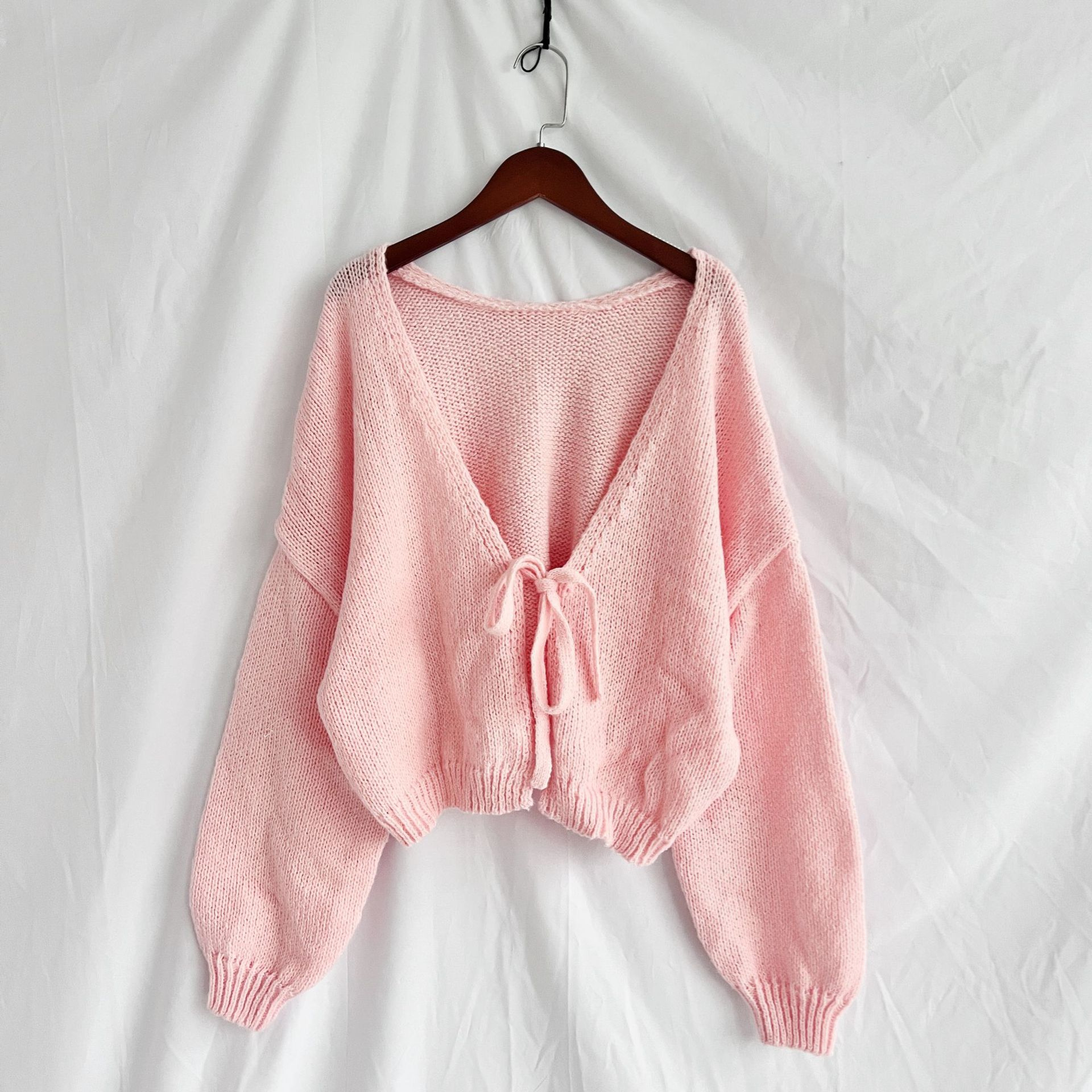 new Free shipping designer sweater for women Fashionable and minimalist sweater loose and comfortable knit top