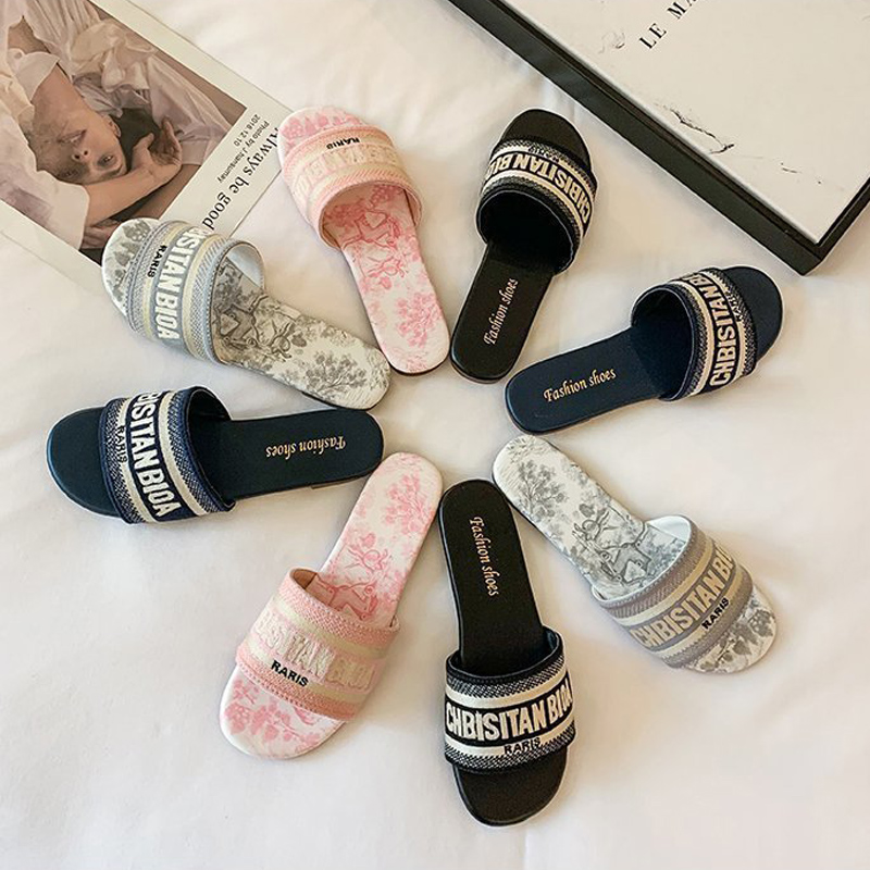 2025 Designer Sandals Famous Designer Slipper Women Luxury Blue Pink Fashion Embroidery Sandals 35-42