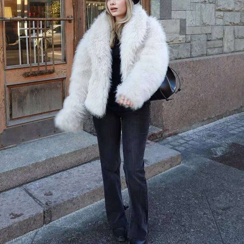 White Faux Coat 2024 Woman New In Coats Autumn Winter Fur Plush Fluffy Jacket Warm Red Gray Black Outerwears