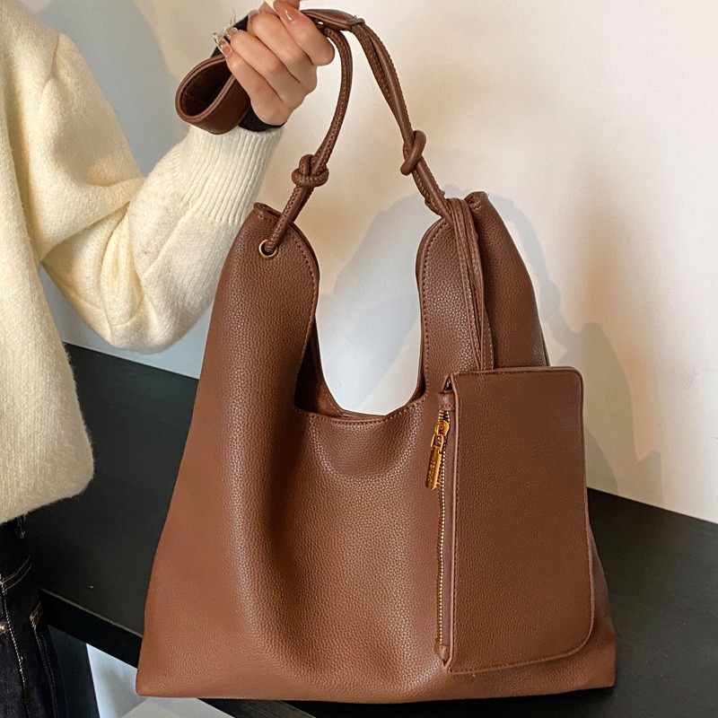 Womens Large-Capacity Shoulder Bag - Stylish Retro Tote with Multiple Compartments