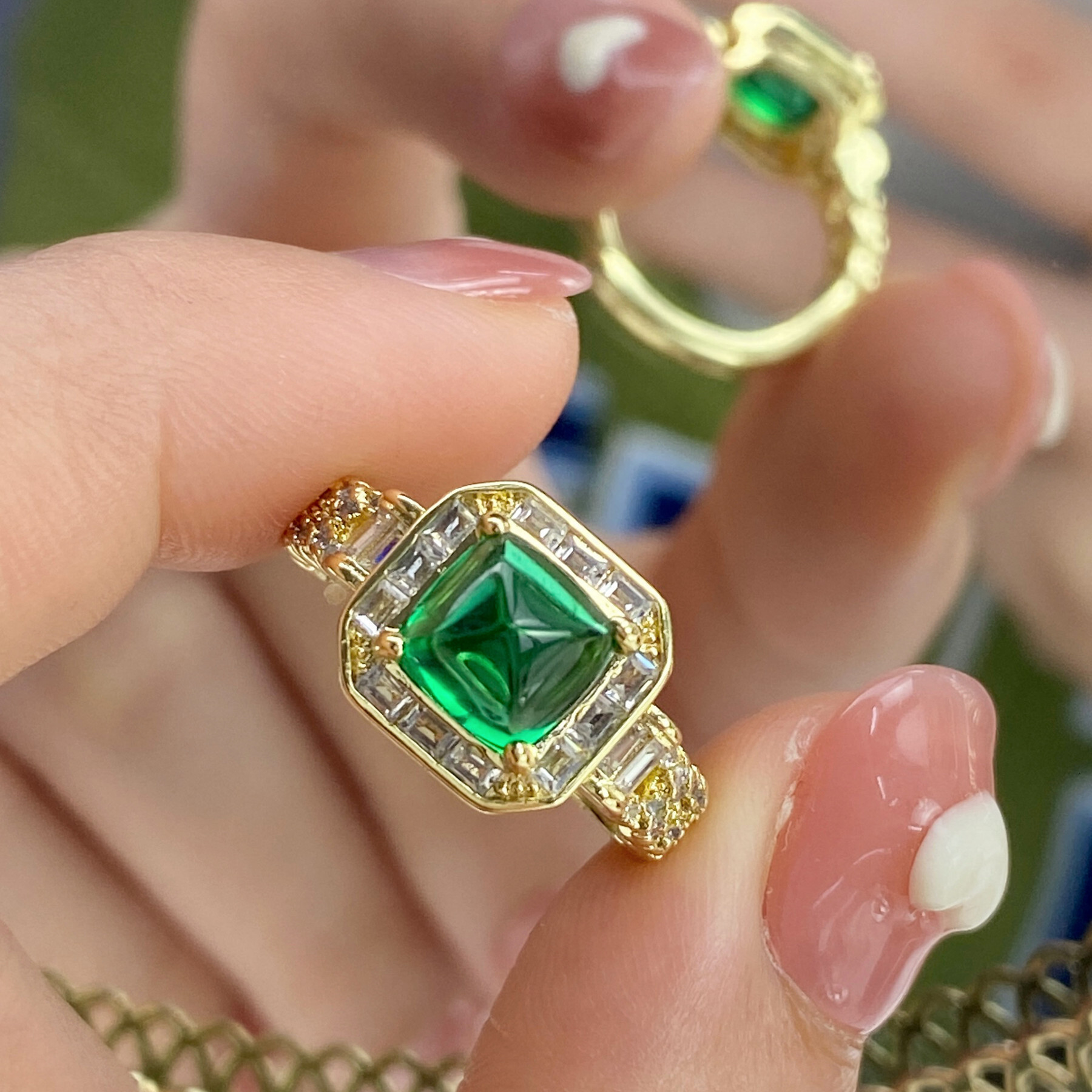 Imitation Natural Colombian Cultivated Emerald Sugar Tower Ring Luxury Jewelry For Women Creative Cuban Chain Design Colorful Designer Jewelry Gem Gre