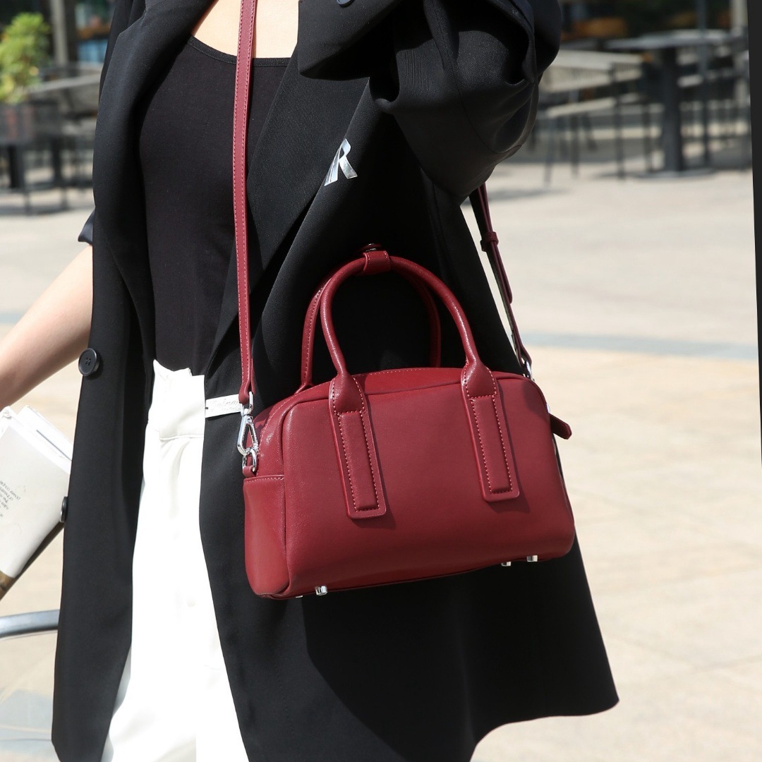 designer bag Genuine Leather Boston Pillow Bag 2025 New Model Vegetable Tanned Cowhide Handbag Vintage Bowling Bag Casual Crossbody Bag