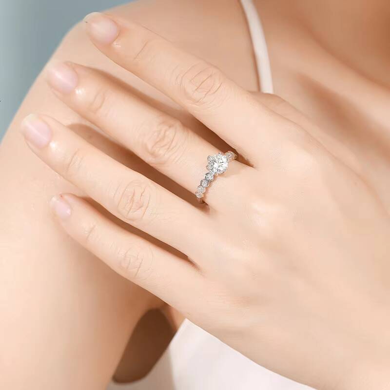 High Quality Wholesale 925 Sterling Silver Modern Moissanite Ring Fine Jewelry