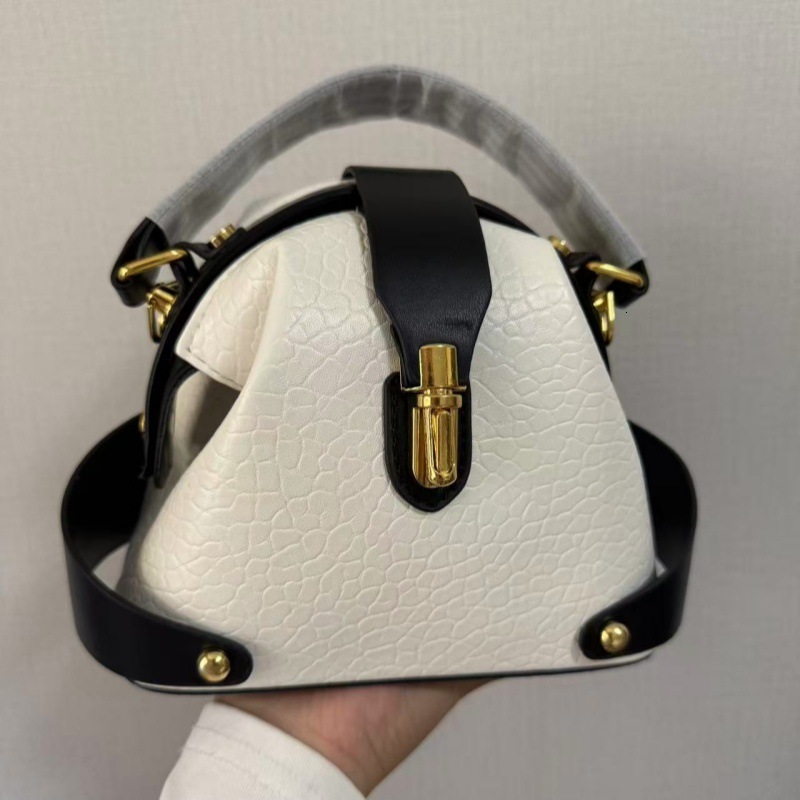 2025 Summer New Women's Shoulder Bag New women's Fashion Handbag Women's Crossbody Bag Simple Texture Summer New Leisure Fashion Design
