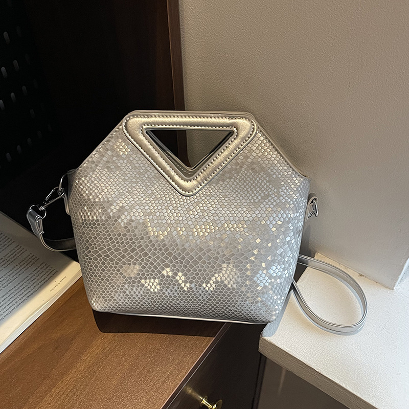 Luxury Brand Designer Bag Foreign Trade Niche Design Bag For Women 2025 New High-End Retro Single Shoulder Crossbody Bag Handheld Commuter Bucket Bag