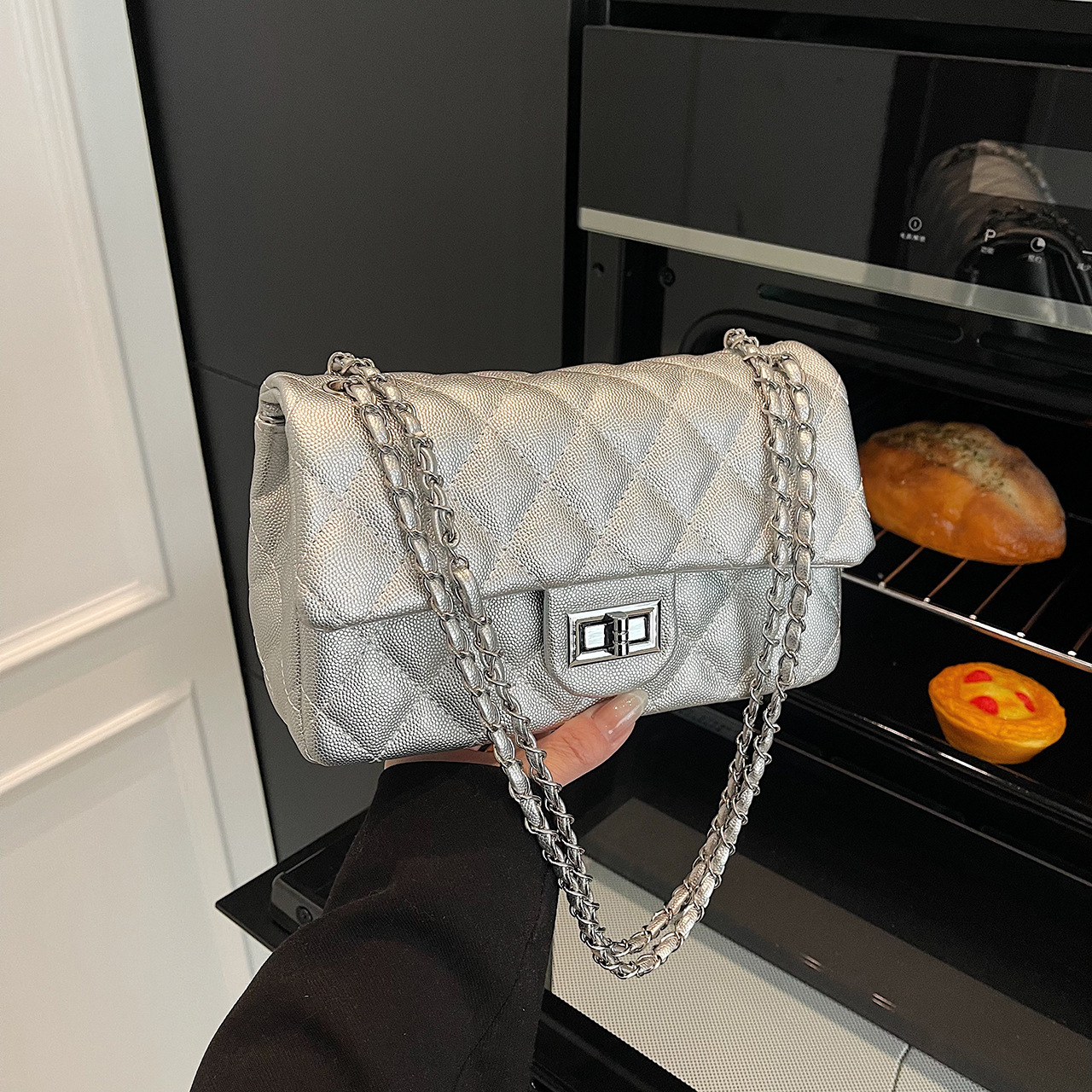 Luxury Brand Designer Bag 2025 Spring New Fashion Small Style Diamond Lock Single Shoulder Small Square Bag Women's Bag High-End Chain Crossbody 