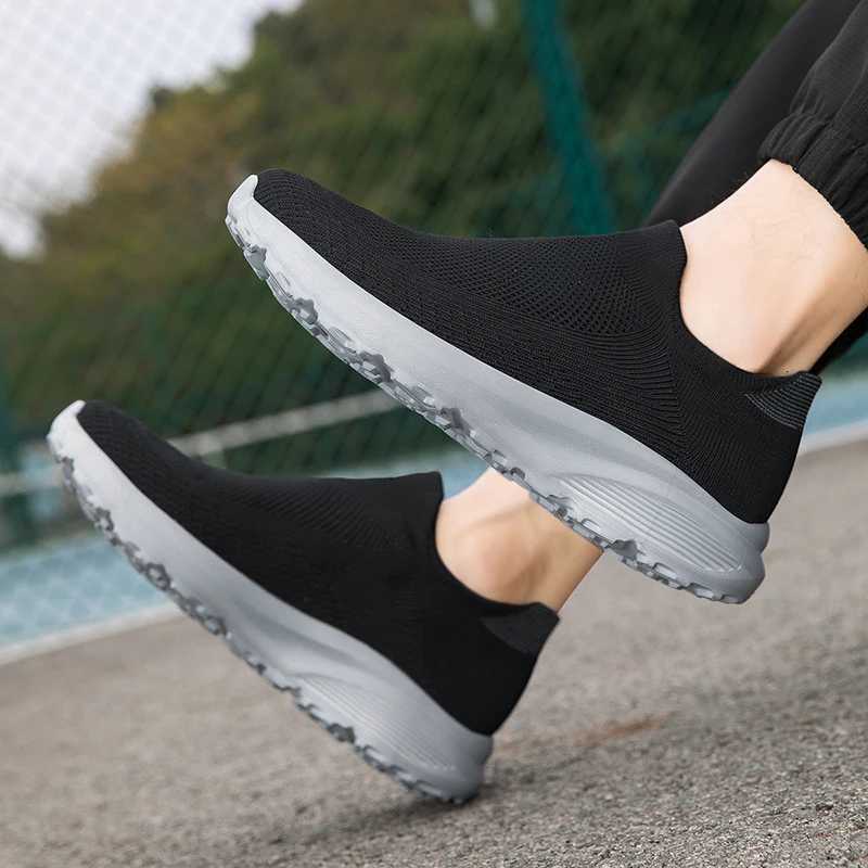 Hot Sale Men Casual Shoes Ultralight Comfortable Running Shoes Unisex Men Sock Mouth Sneakers Mens Tennis Shoes XJ250725