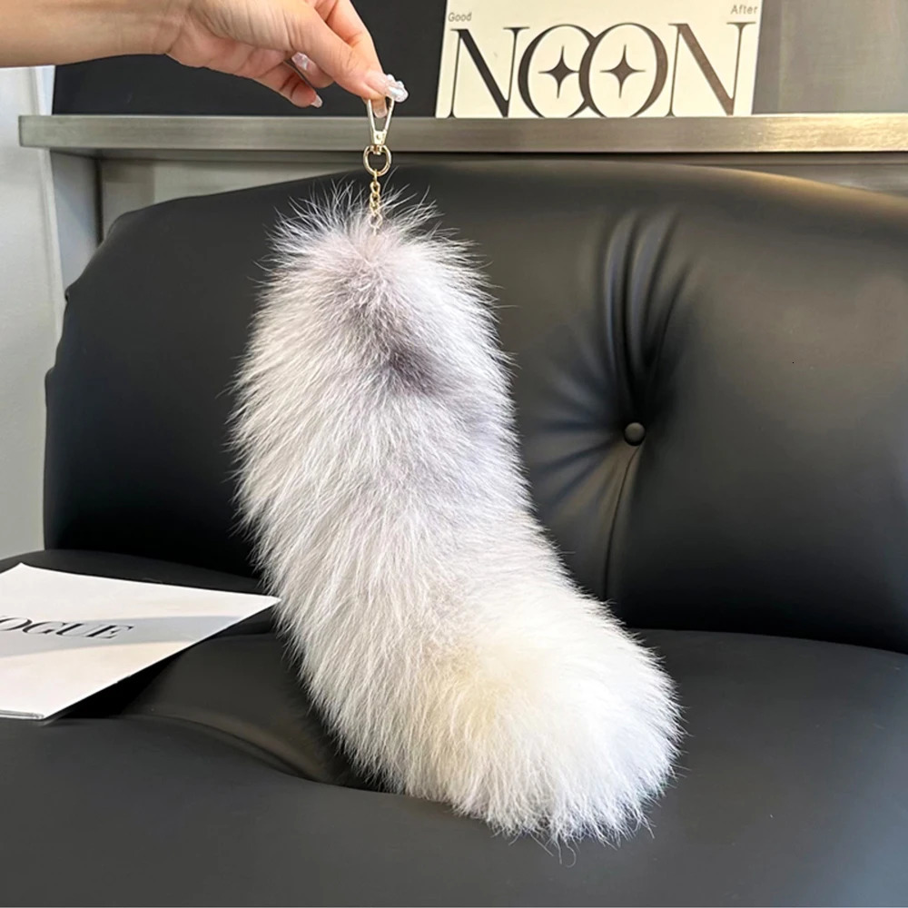 Large Fox Tail Keychain Pompoms Tassel Bag Pendant Women Key Ring Fluffy Real Fur Key Chain Charming Girls Key Holder Gifts 250722